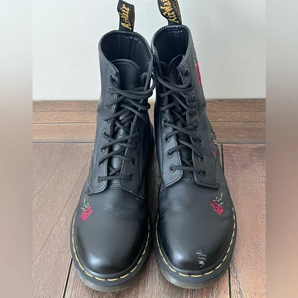 Dr. Martens 1460 Vonda Embroidered Roses Black Leather Boots Womens size 9 - Picture 5 of 11